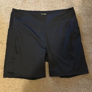 Women's plus size active shorts